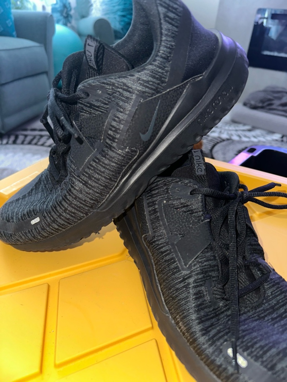 Like New Men’s Nike Renew Black Grey Sneakers Athletic shoes Sz 12